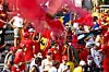 Ferrari Fans feiern auf der Tribüne