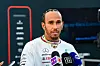 Lewis Hamilton am Mikrofon