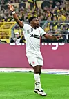 Oladapo Afolayan gestikuliert im Spiel gegen Dortmund.