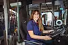 Nicole Dieringer (40) ist gehörlos und arbeitet bei den VHH als Busfahrerin.