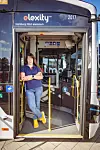 Arbeitet seit einem Jahr als Busfahrerin bei den VHH: Die gehörlose Nicole Dieringer (40).