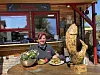 Karina Rahn mit Fischbrötchen