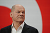 Bedient: Kanzler Olaf Scholz sieht man am Wahlabend seinen Gemütszustand an.