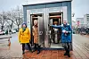 Im Januar 2022 stellte Altonas Bezirkschefin Stefanie von Berg mit Rüdiger Siechau, Geschäftsführer der Stadtreinigung, und Stefanie Wolpert, Vorsitzende der Bezirksversammlung Altona die neue Toilette am Bahnhof vor.
