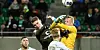 Viktor Gyökeres trifft in dieser Szene ins Tor, foult dabei aber Keeper Burchert.