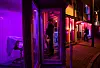 Polizist bei Razzia im Rotlichviertel.