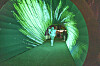 Ein sieben Meter langer LED-Tunnel mit 3-D-Installationen führte zu den gespreizten Beinen der Traditionskneipe „Ritze“ auf dem Kiez.