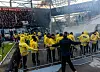 Aus dem Erfurter Block werden Raketen in die Zuschauerblöcke geschossen.