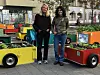 Bringen Grün in die Stadtteile: Annette Plambeck-Warrelmann (l.) und Emilia Wilhelm mit dem mobilen Wandergarten.