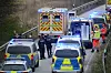 Mehrere Polizeibeamte sollen bei einem eskalierten Krankentransport auf der Autobahn verletzt worden sein.
