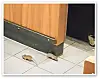 Mäuse huschen über den Boden der Bäckerei.