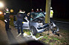 Die 18 Jahre alte Fahrerin prallte frontal gegen einen Straßenbaum. Der Citroën wurde komplett zerstört.