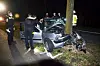 Die 18 Jahre alte Fahrerin prallte frontal gegen einen Straßenbaum. Der Citroën wurde komplett zerstört.