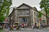 Zum „Abaton“ gehört auf ein Bistro, in dem man auch ohne Kinobesuch etwas essen und trinken kann.