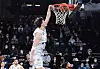 Towers-Spieler Maik Kotsar beim Dunk