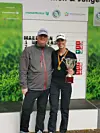 Markus und Leonie Wulfers nach ihrem Sieg bei der Deutschen Meisterschaft im Golfen.