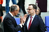 Fredrich merz (CDU, l.) kann nicht gefallen, was Jens Spahn mit Blick auf die AfD sagt.