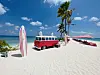 Ein Ausflug auf Finolhu’s Sandbank wird mit einem Lunch im legendären Fisch-Spezialitäten-Restaurant „Crab Shack“ belohnt.