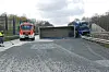 Lkw-Anhänger ist umgekippt