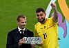 Alexander Ceferin und Gianluigi Donnarumma