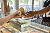 hamburg-eimsbuettel-eisdiele-eisbuettel-eisbecher-waffel-theke-1