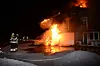 In Hamburg: Flammen vernichten landwirtschaftes Gebäude