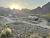Im Hajar-Gebirge gibt es viele Übernachtungsmöglichkeiten, darunter die „Sedr Trailers“.