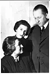 Esther Bejarano mit ihren Eltern 1939 in Ulm. Der Vater hat sich vergeblich um eine Stelle in der Schweiz beworben – das Todesurteil.