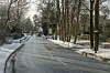 Die Reventlowstraße in Othmarschen im Winter, es liegt etwas Schnee.