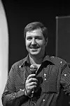 Wolf-Dieter Stubel wurde als Stimme der „Internationalen Hitparade“ zum Kultmoderator im Norden. (Archivbild von 1978)