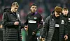 Eric Smith, Oladapo Afolayan und Philipp Treu stehen enttäuscht auf dem Platz