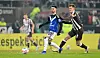 Fabio Vieira behauptet sich gegen Eric Smith.