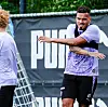 Maurides wärmt sich beim Training auf