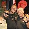 Der Comedian mit Influencer Cü (l.) und „Ritze“-Chef Carsten Marek (r.)