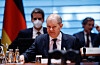 Scholz vor'm Kabinett
