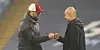 Sollte der FC Liverpool am Sonntag bei Manchester United gewinnen, würde Jürgen Klopp seinen Kollegen Pep Guardiola zur Meisterschaft verhelfen.