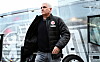 Andreas Bornemann steigt aus dem St. Pauli-Bus aus