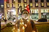 Dieser Demonstrant, der sich Christian Schmidt nennt, informiert sich über Corona in Telegram-Chats. Das Coronavirus sei eine Grippe. Früher sei er mal Biotechniker gewesen. Er kenne sich mit Viren aus.