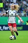 Svea Stoldt bei einem HSV-Spiel im Volksparkstadion