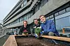 Studenten der HCU an ihren selbstgebauten Guerrilla-Beeten