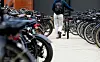 Ein Schüler mit seinem Fahrrad