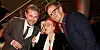 Klaas Heufer-Umlauf (l.) und Joko Winterscheidt mit „Oma Violetta“ in ihrer Mitte, beim Deutschen Comedypreis 2013
