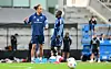 Der neue HSV-Kapitän Yussuf Poulsen (l.) und Jean-Luc Dompé kämpfen noch um ihrem Platz im Aufgebot für das Gladbach-Spiel.