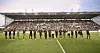 Vor knapp 10.000 Fans feiert der FC St. Pauli seinen 3:2-Derbysieg gegen den HSV.