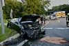 Das Mercedes-Cabrio wurde beim Unfall auf eine Verkehrsinsel geschleudert und schwer beschädigt.