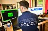 Polizist in der Präventionsstelle Cyberkriminalität im Landeskriminalamt Niedersachsen (Symbolbild).
