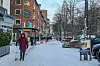 Sie sind gerader dem Schnee verborgen: Die breiteren Gehwege der Fuhle, zu deren Gunsten die Straße verengt wurde.