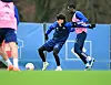 Nicolas Oliveira und Elijah Krahn im Zweikampf im HSV-Training