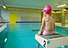 Kind in Schwimmbad