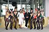 Die Playboy Verlegerin Myriam Karsch (M) und der Playboy Chefredakteur Florian Boitin posieren mit Playmates bei der Jubiläumsparty „50 Jahre Playboy Deutschland“ in 2022. (Archivbild)